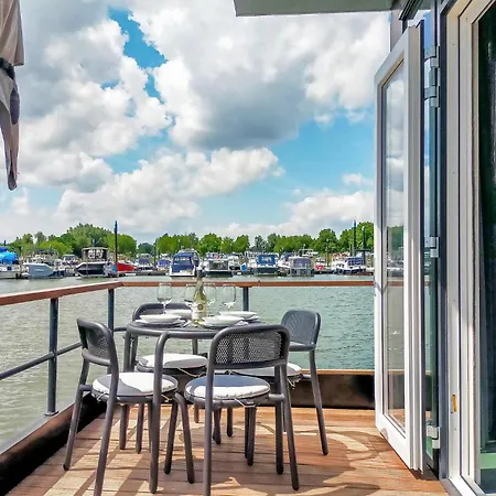 Cozy Ship In Ohe Laak With Kitchen